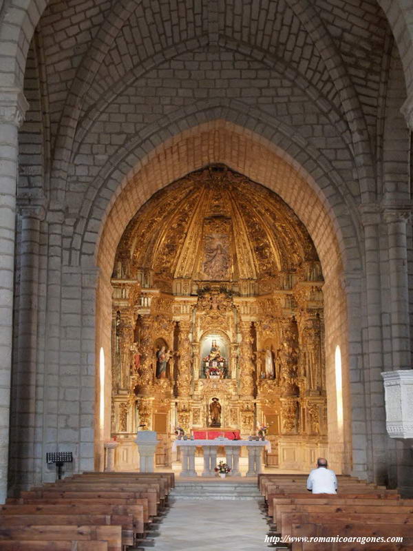 CABECERA DEL TEMPLO: ABSIDE CENTAL CON RETABLO BARROCO